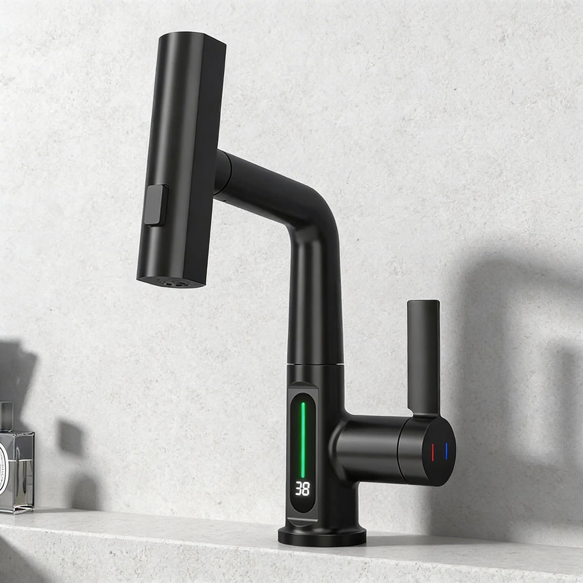 Mitigeur Robinet cascade noir mat avec écran digital LED température 38°C